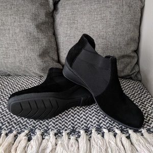 Solesensibility suede ankle boot
